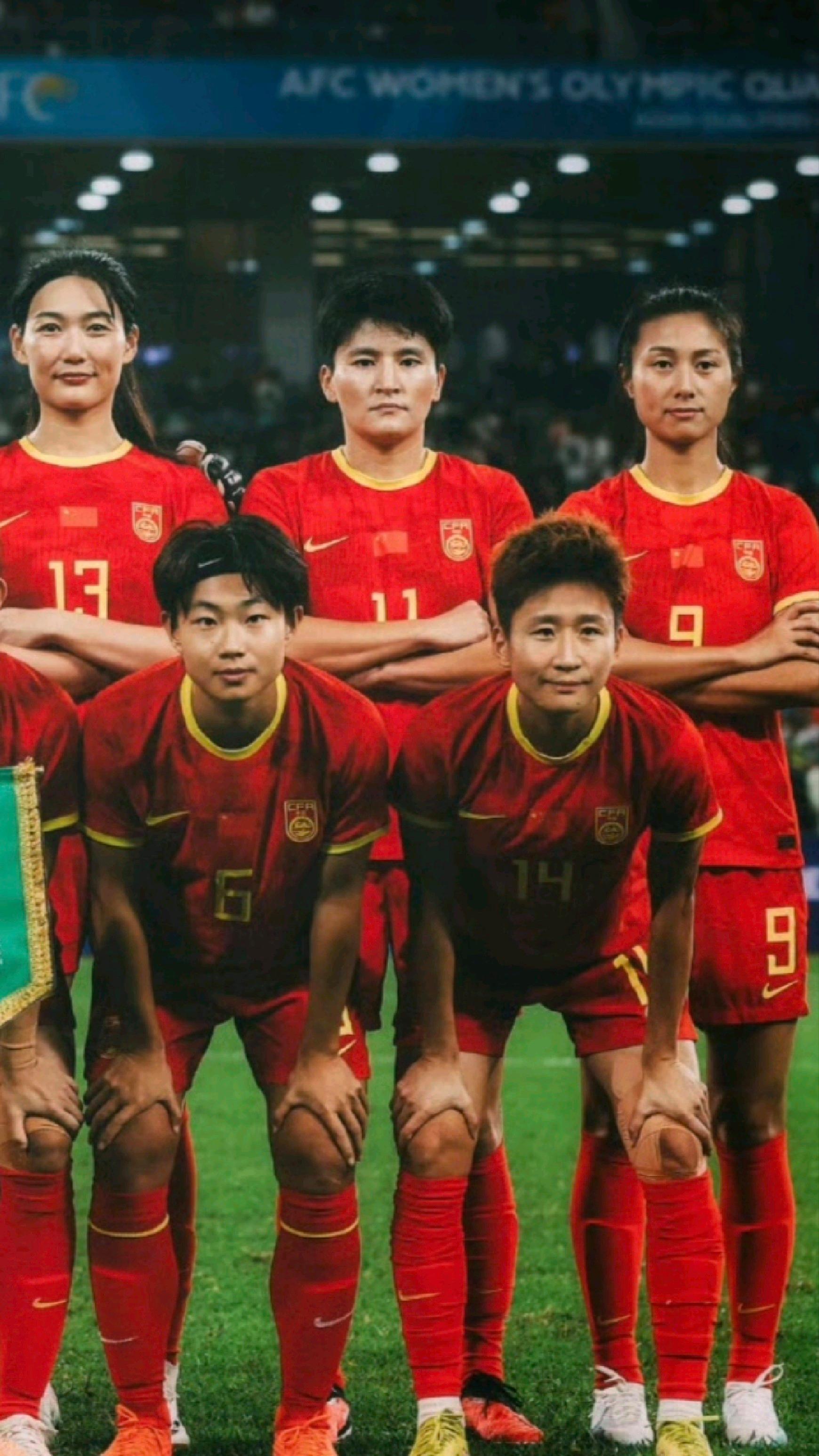 全力以赴向前冲，中国女足选手豪取胜利的简单介绍